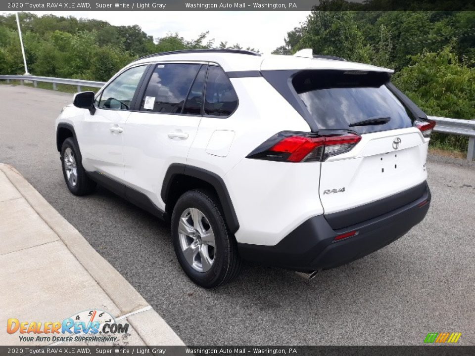 2020 Toyota RAV4 XLE AWD Super White / Light Gray Photo #2