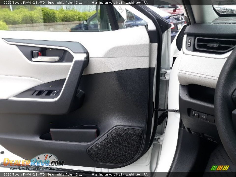 2020 Toyota RAV4 XLE AWD Super White / Light Gray Photo #7