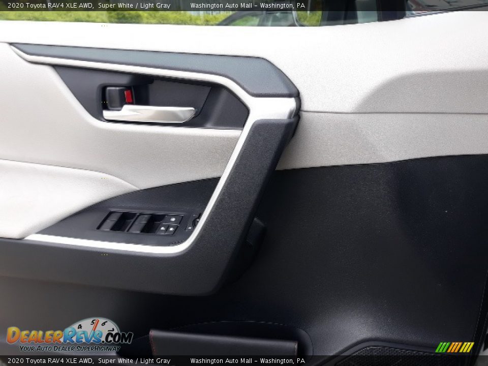 2020 Toyota RAV4 XLE AWD Super White / Light Gray Photo #8