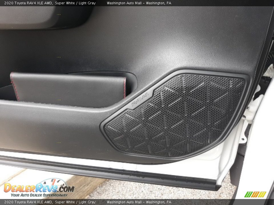 2020 Toyota RAV4 XLE AWD Super White / Light Gray Photo #9