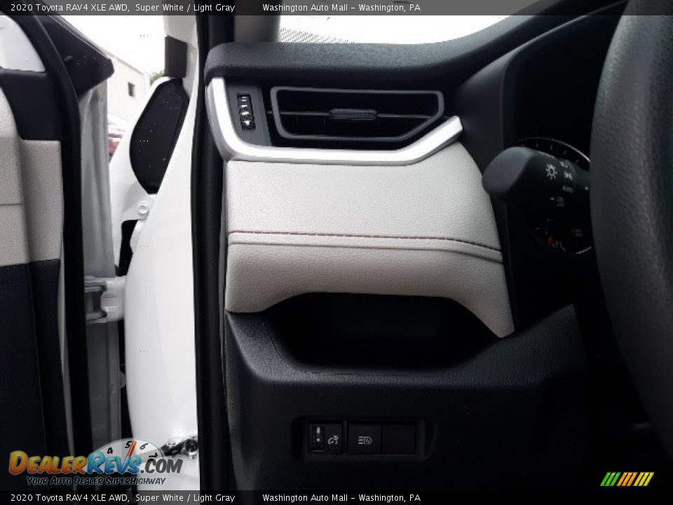 2020 Toyota RAV4 XLE AWD Super White / Light Gray Photo #10