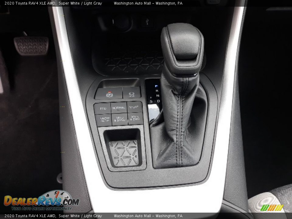 2020 Toyota RAV4 XLE AWD Super White / Light Gray Photo #15
