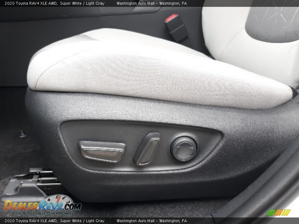 2020 Toyota RAV4 XLE AWD Super White / Light Gray Photo #25