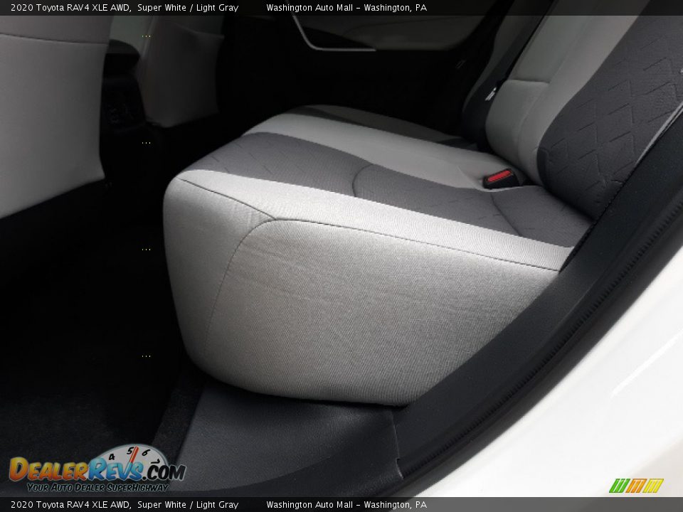 2020 Toyota RAV4 XLE AWD Super White / Light Gray Photo #29