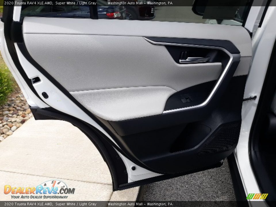 2020 Toyota RAV4 XLE AWD Super White / Light Gray Photo #30
