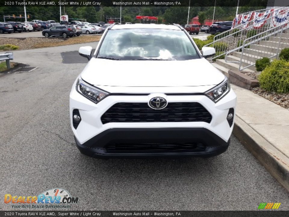 2020 Toyota RAV4 XLE AWD Super White / Light Gray Photo #32