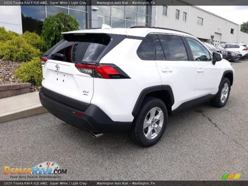 2020 Toyota RAV4 XLE AWD Super White / Light Gray Photo #33
