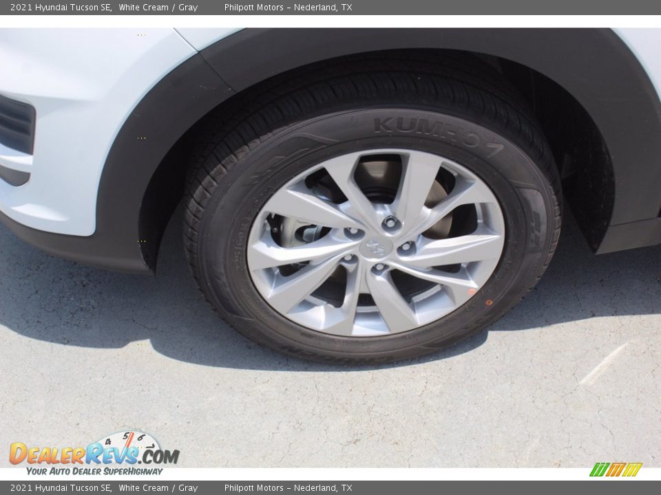 2021 Hyundai Tucson SE White Cream / Gray Photo #5
