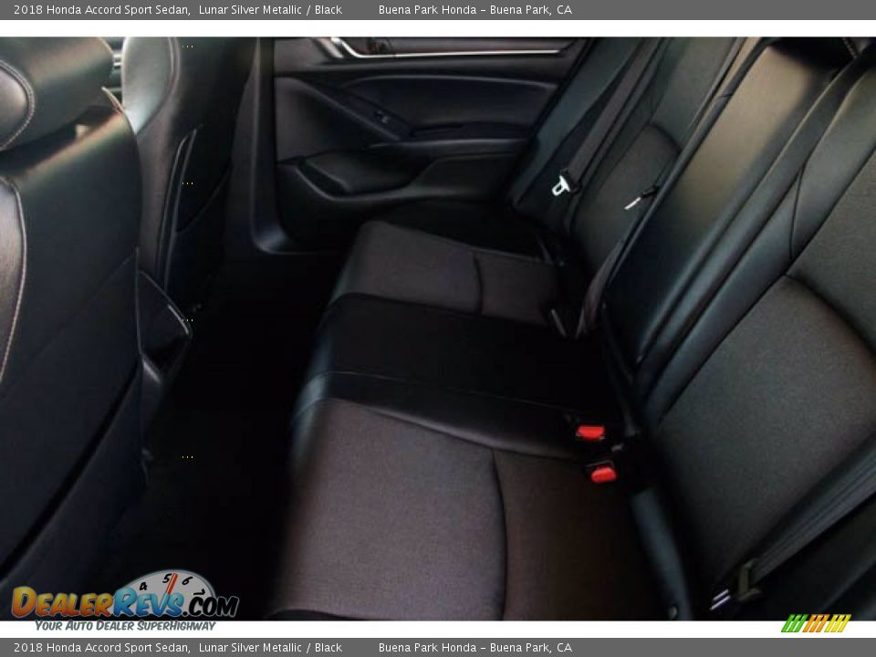 2018 Honda Accord Sport Sedan Lunar Silver Metallic / Black Photo #4