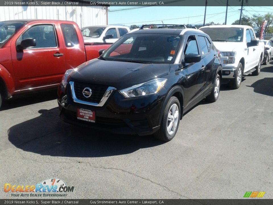 2019 Nissan Kicks S Super Black / Charcoal Photo #2