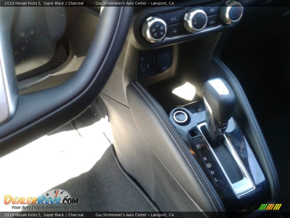 2019 Nissan Kicks S Super Black / Charcoal Photo #7