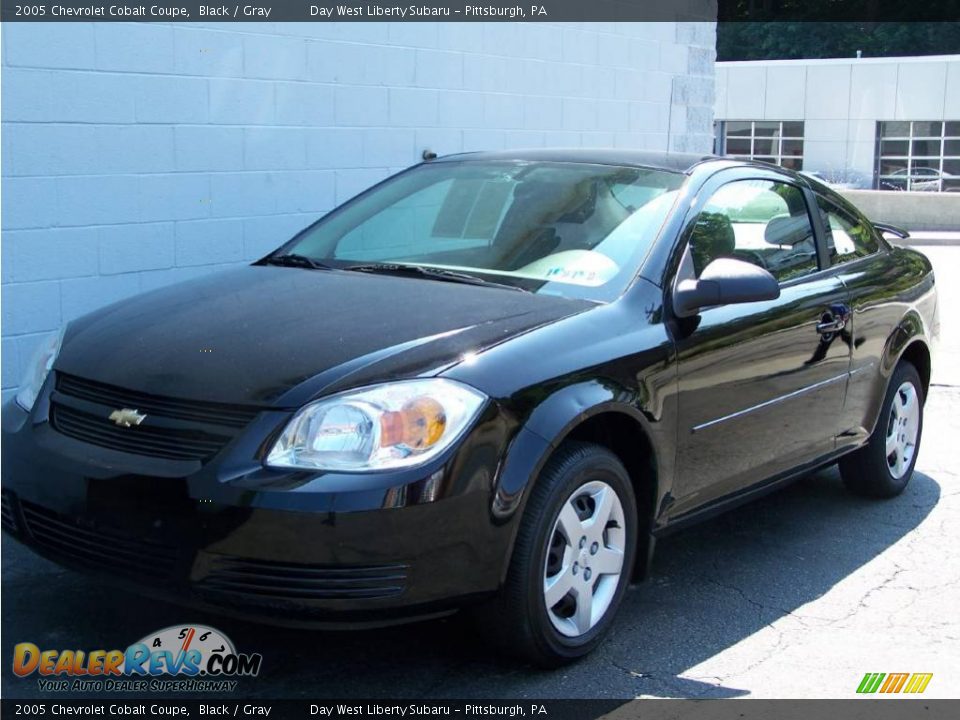 2005 Chevrolet Cobalt Coupe Black / Gray Photo #3