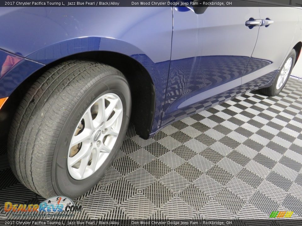 2017 Chrysler Pacifica Touring L Jazz Blue Pearl / Black/Alloy Photo #9