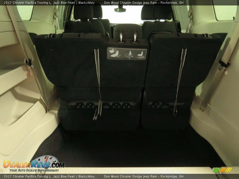 2017 Chrysler Pacifica Touring L Jazz Blue Pearl / Black/Alloy Photo #14