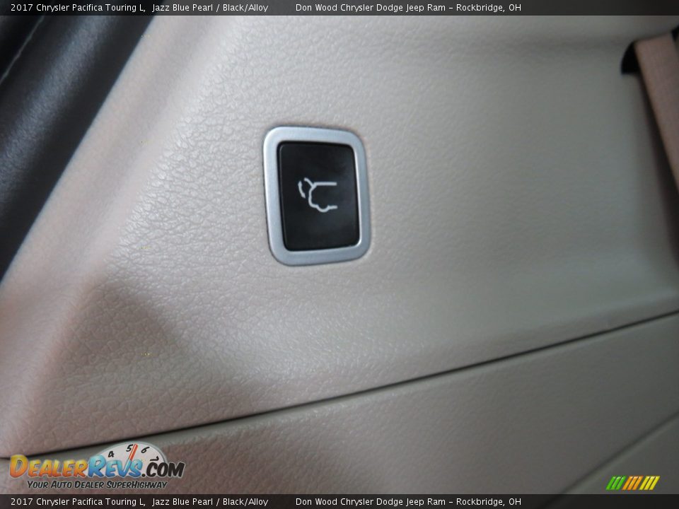 2017 Chrysler Pacifica Touring L Jazz Blue Pearl / Black/Alloy Photo #16