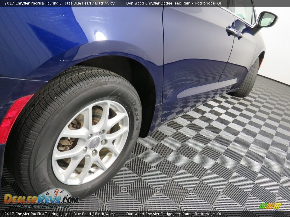 2017 Chrysler Pacifica Touring L Jazz Blue Pearl / Black/Alloy Photo #18