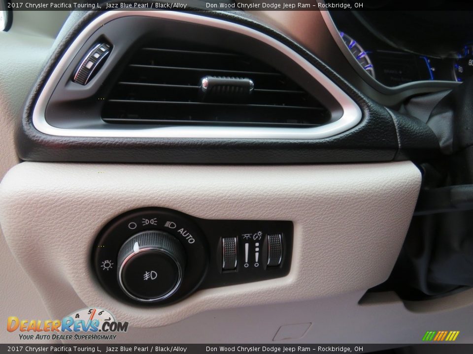 2017 Chrysler Pacifica Touring L Jazz Blue Pearl / Black/Alloy Photo #21
