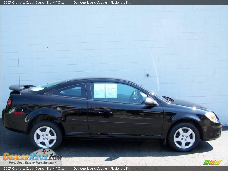 2005 Chevrolet Cobalt Coupe Black / Gray Photo #8