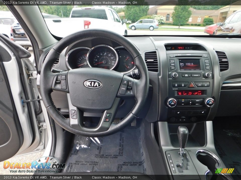 Dashboard of 2013 Kia Sorento EX V6 AWD Photo #3