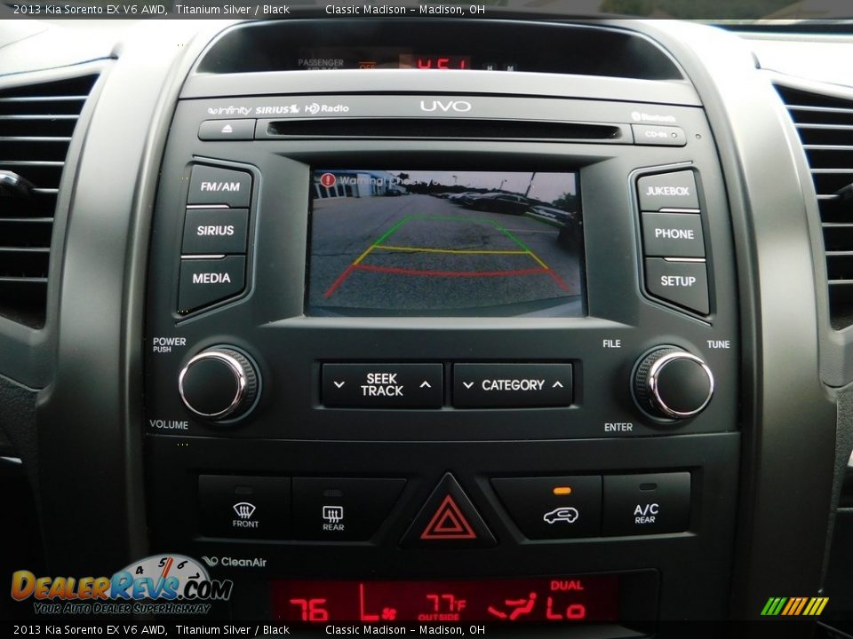Controls of 2013 Kia Sorento EX V6 AWD Photo #17
