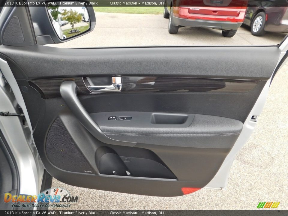 Door Panel of 2013 Kia Sorento EX V6 AWD Photo #19