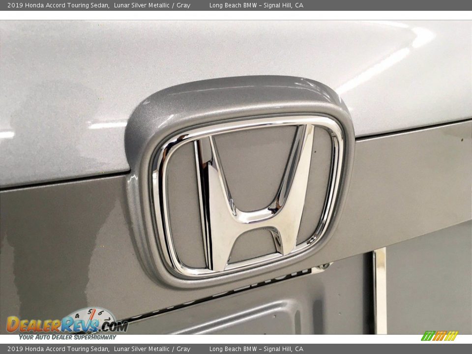 2019 Honda Accord Touring Sedan Lunar Silver Metallic / Gray Photo #34
