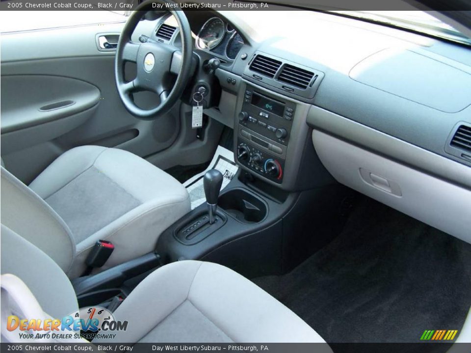 2005 Chevrolet Cobalt Coupe Black / Gray Photo #14