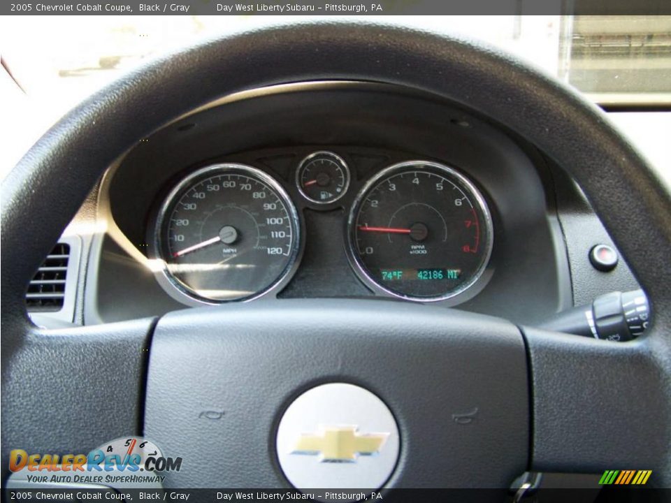 2005 Chevrolet Cobalt Coupe Black / Gray Photo #15