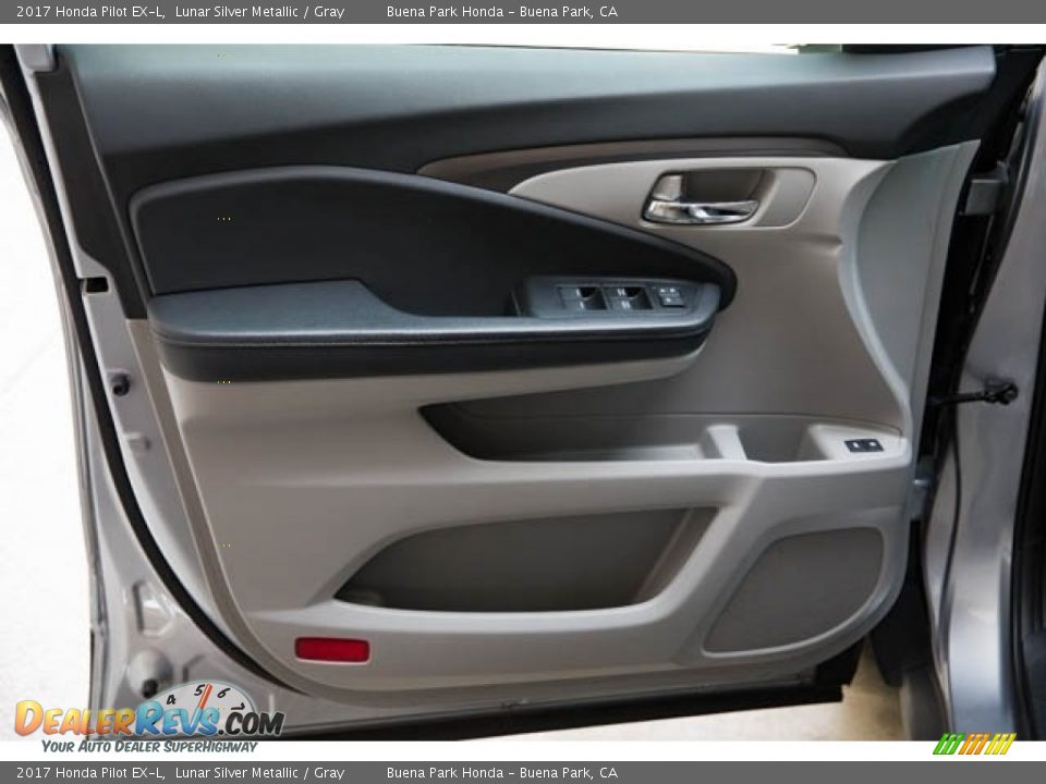2017 Honda Pilot EX-L Lunar Silver Metallic / Gray Photo #30