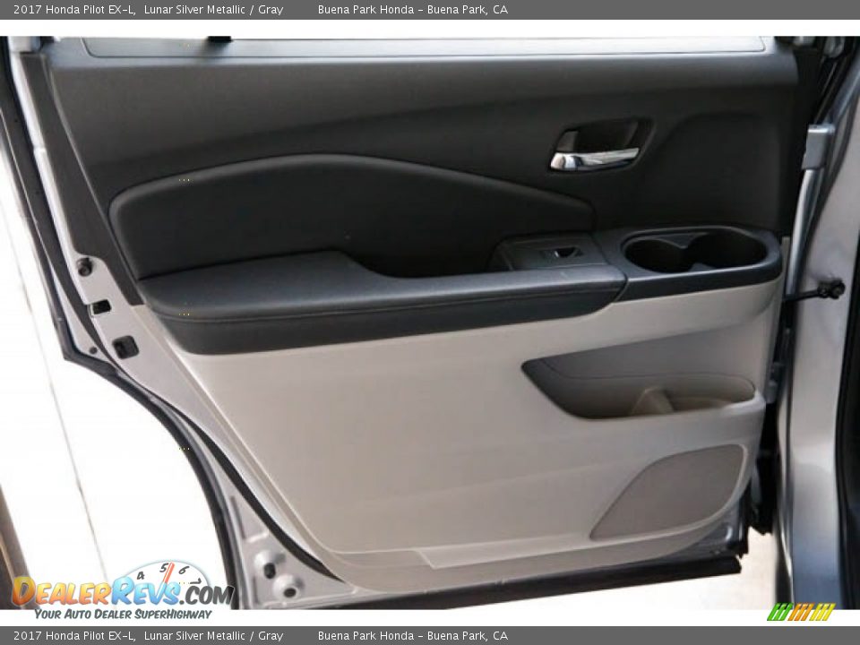 2017 Honda Pilot EX-L Lunar Silver Metallic / Gray Photo #31
