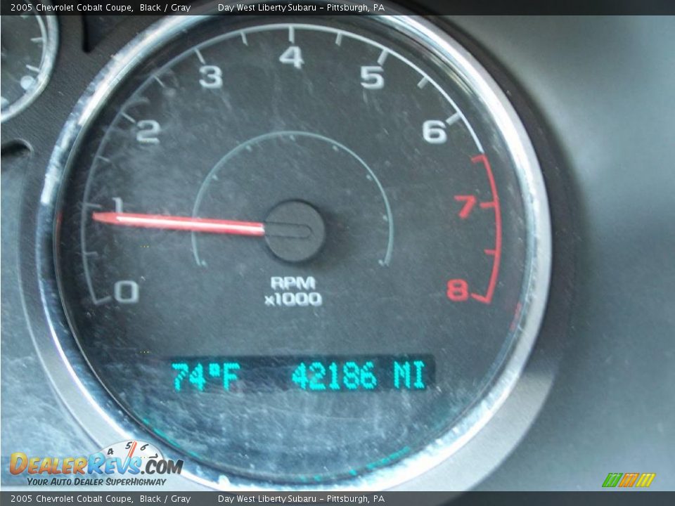 2005 Chevrolet Cobalt Coupe Black / Gray Photo #16