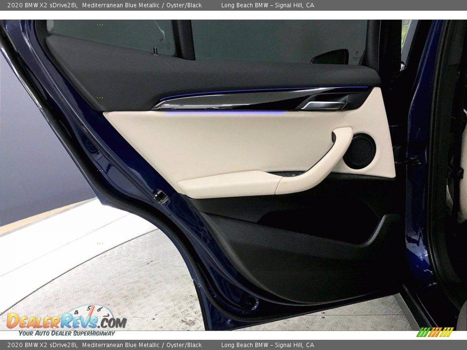Door Panel of 2020 BMW X2 sDrive28i Photo #25