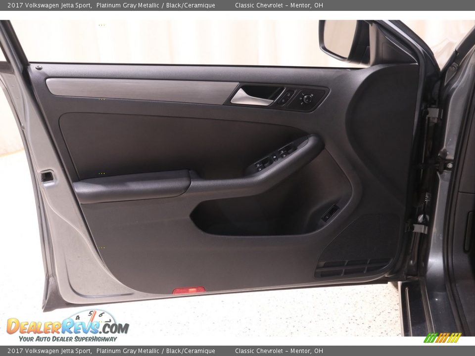 Door Panel of 2017 Volkswagen Jetta Sport Photo #4