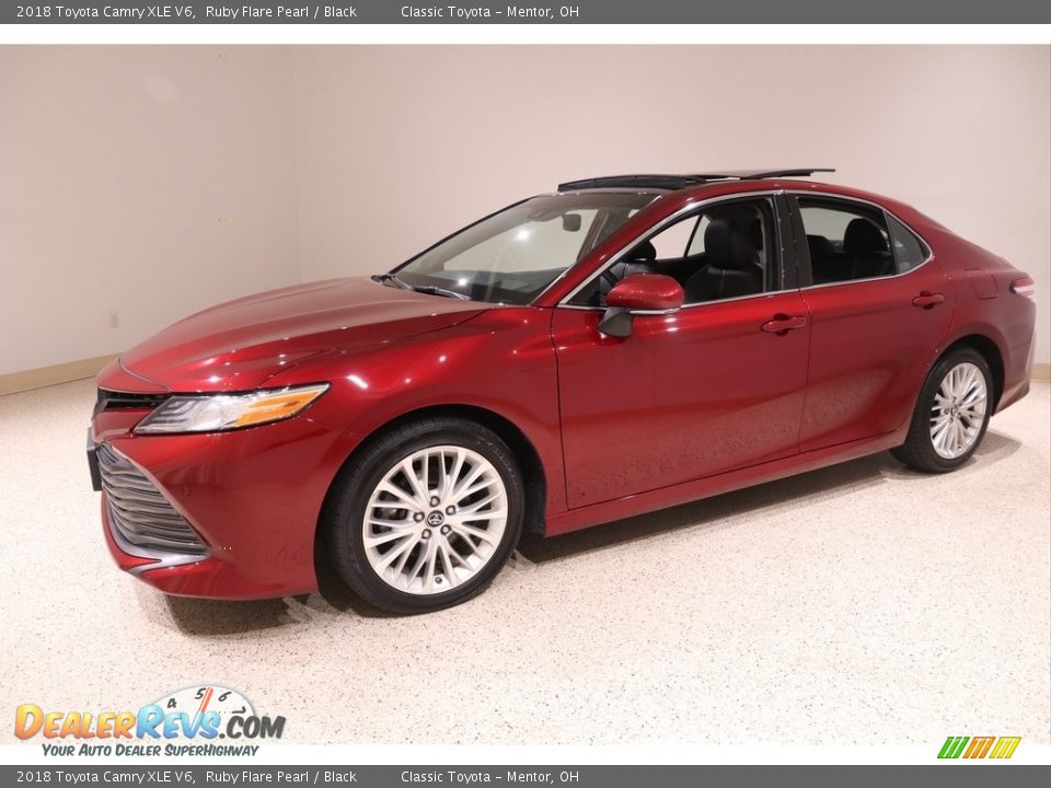 2018 Toyota Camry XLE V6 Ruby Flare Pearl / Black Photo #3