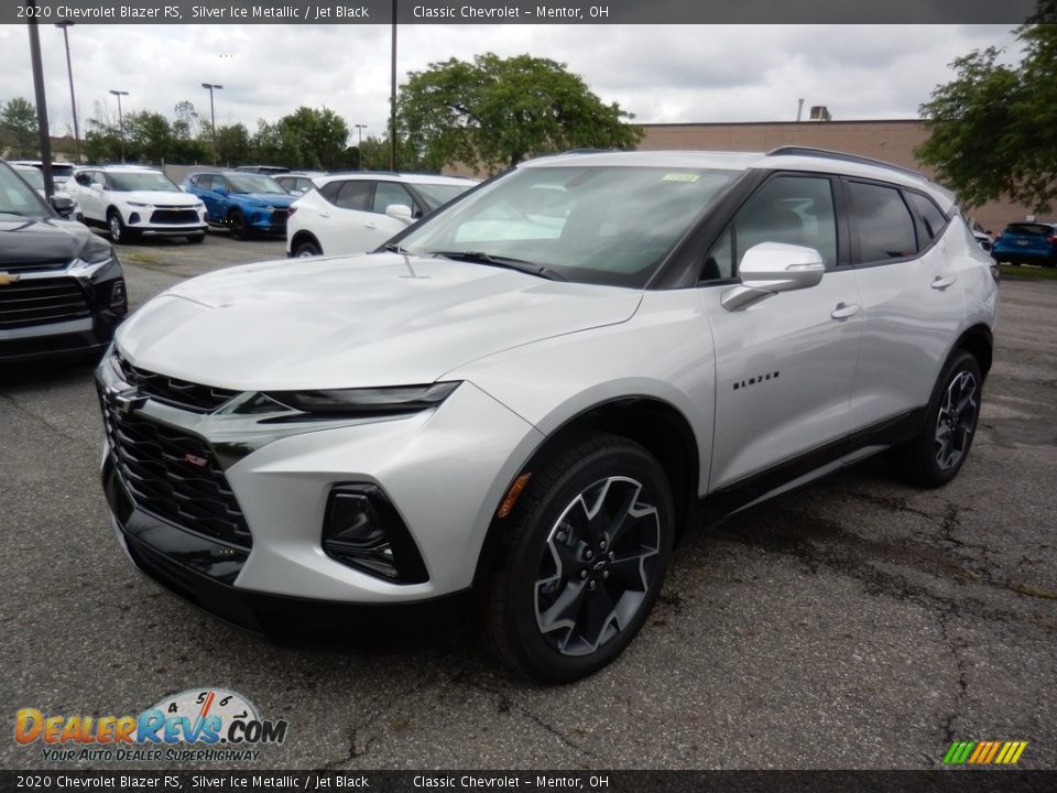 Front 3/4 View of 2020 Chevrolet Blazer RS Photo #1