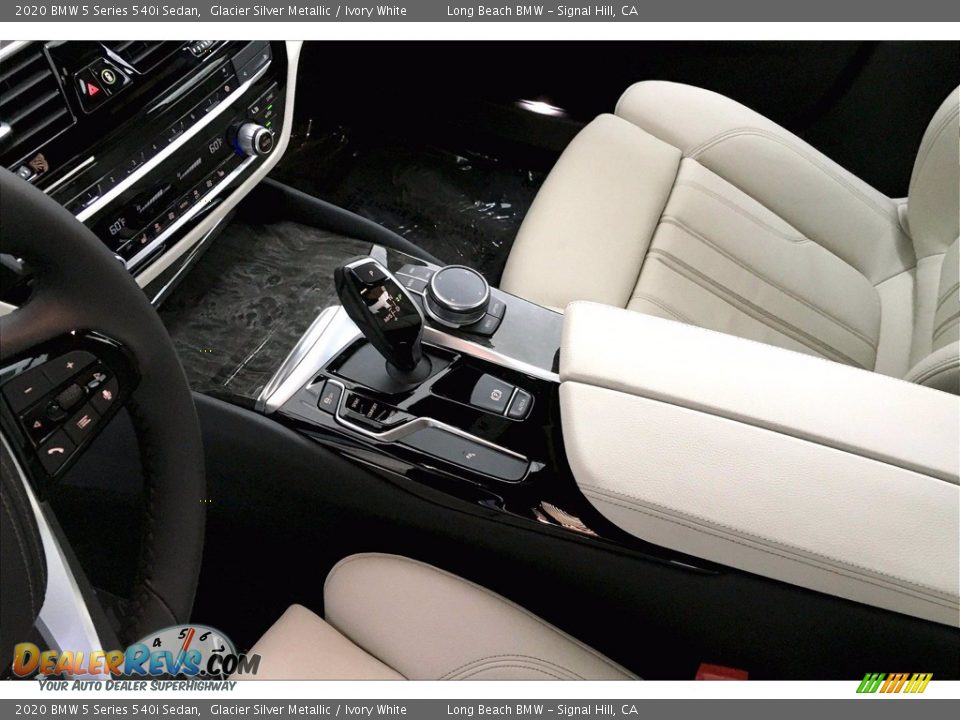 2020 BMW 5 Series 540i Sedan Shifter Photo #8