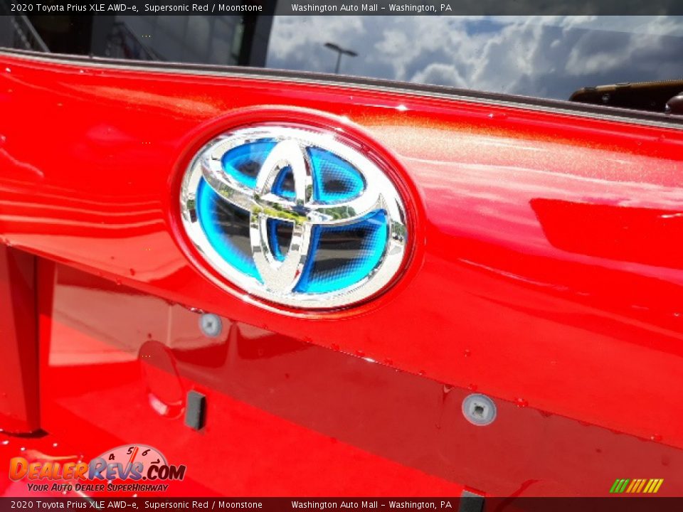 2020 Toyota Prius XLE AWD-e Supersonic Red / Moonstone Photo #35