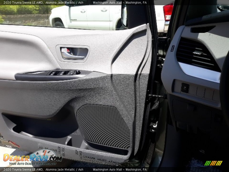 2020 Toyota Sienna LE AWD Alumina Jade Metallic / Ash Photo #4