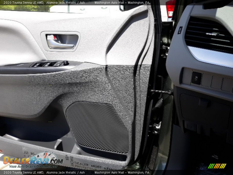 2020 Toyota Sienna LE AWD Alumina Jade Metallic / Ash Photo #9