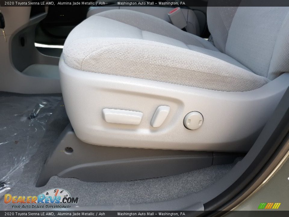 2020 Toyota Sienna LE AWD Alumina Jade Metallic / Ash Photo #18