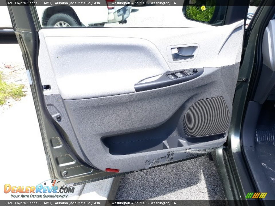 2020 Toyota Sienna LE AWD Alumina Jade Metallic / Ash Photo #20