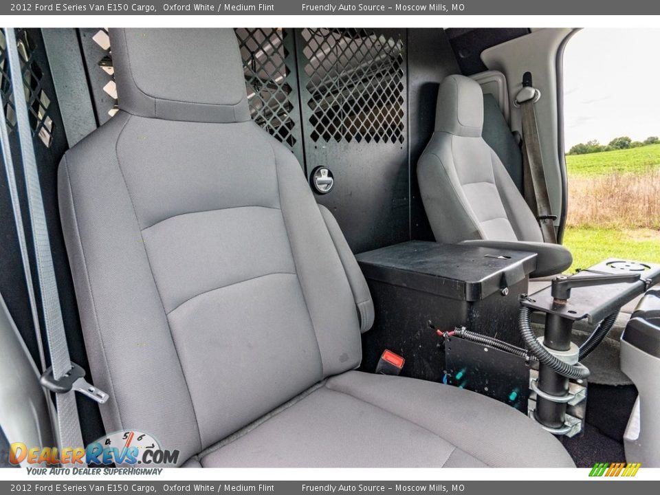 2012 Ford E Series Van E150 Cargo Oxford White / Medium Flint Photo #31