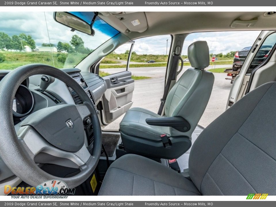 2009 Dodge Grand Caravan SE Stone White / Medium Slate Gray/Light Shale Photo #18