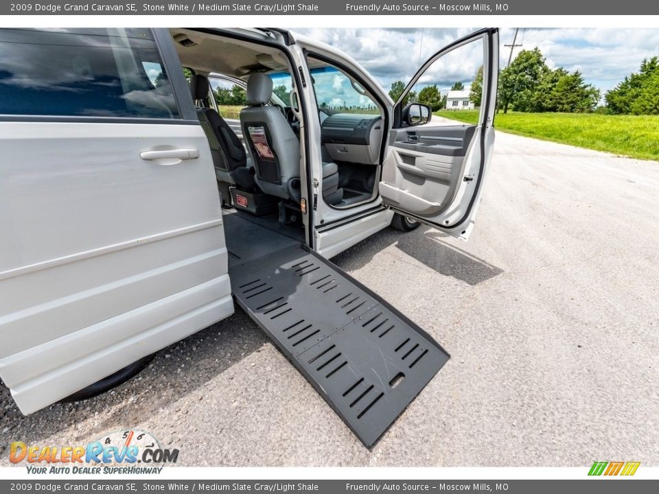 2009 Dodge Grand Caravan SE Stone White / Medium Slate Gray/Light Shale Photo #24