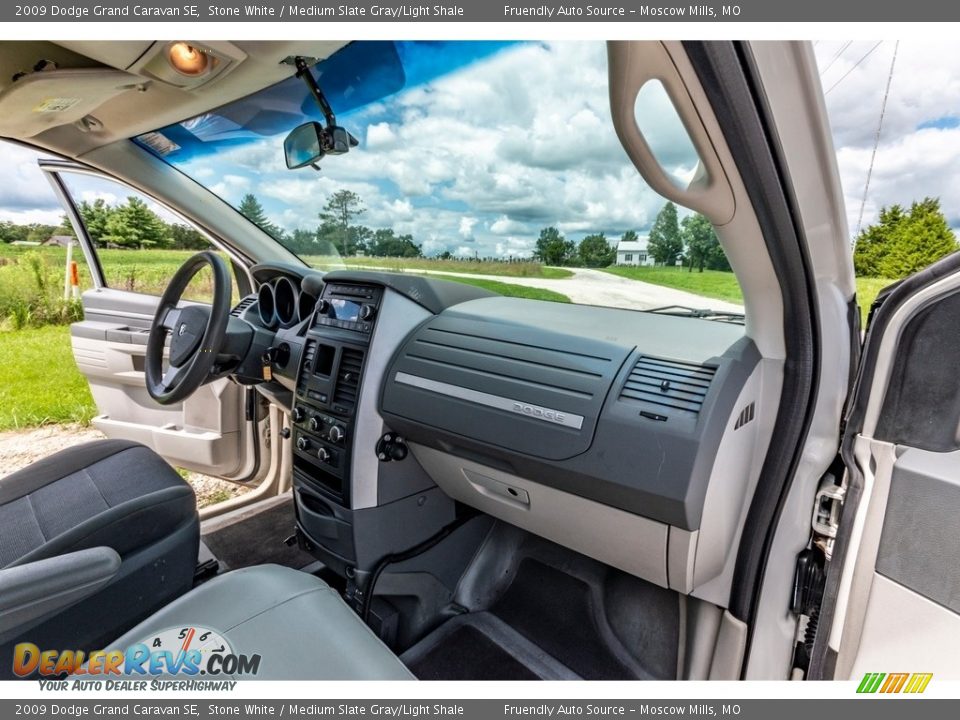 2009 Dodge Grand Caravan SE Stone White / Medium Slate Gray/Light Shale Photo #28
