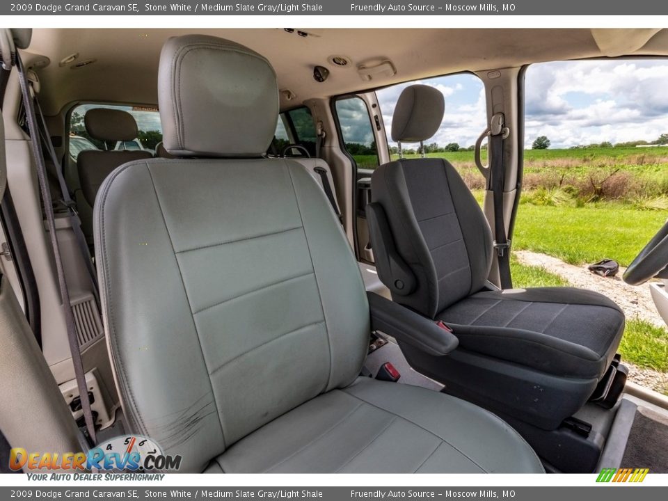 2009 Dodge Grand Caravan SE Stone White / Medium Slate Gray/Light Shale Photo #30