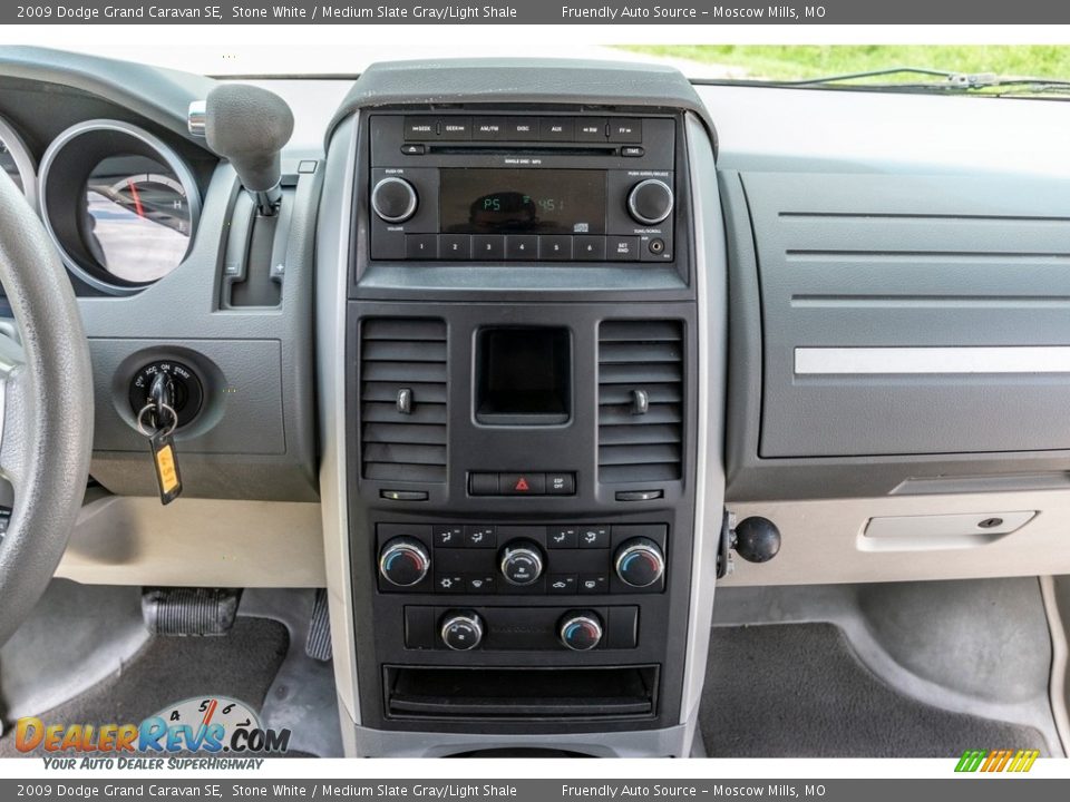 2009 Dodge Grand Caravan SE Stone White / Medium Slate Gray/Light Shale Photo #32