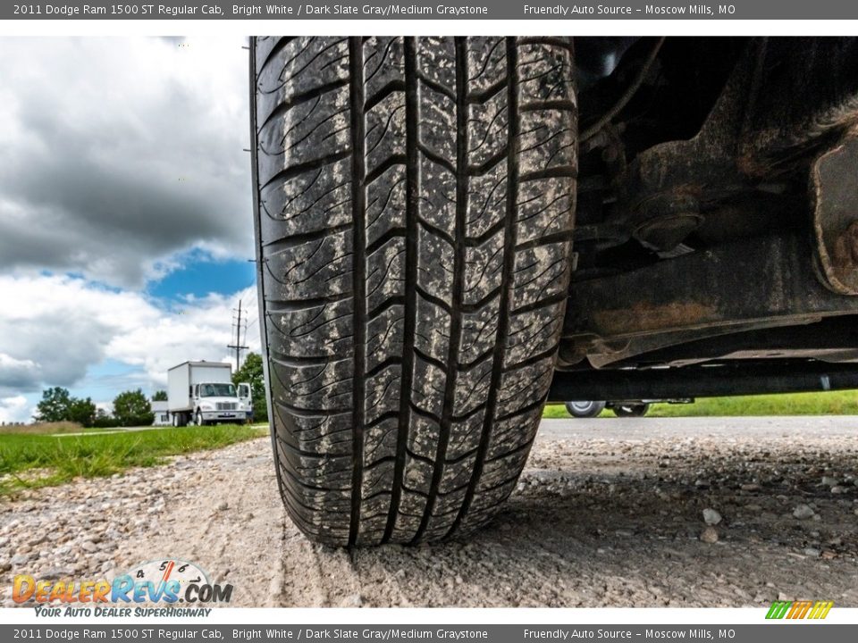 2011 Dodge Ram 1500 ST Regular Cab Bright White / Dark Slate Gray/Medium Graystone Photo #16