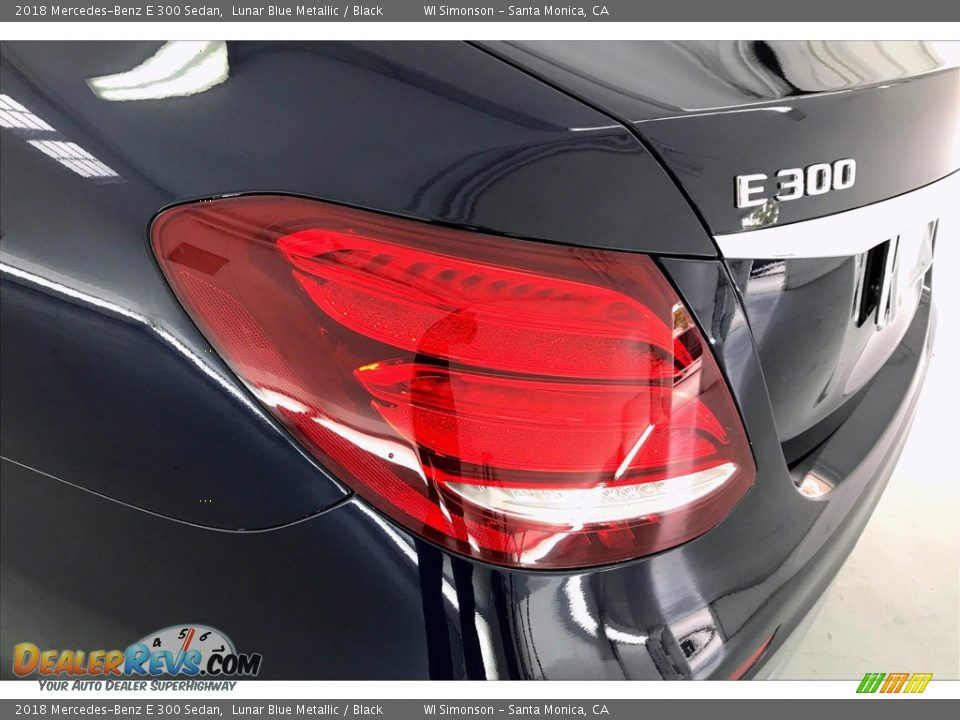 2018 Mercedes-Benz E 300 Sedan Lunar Blue Metallic / Black Photo #26