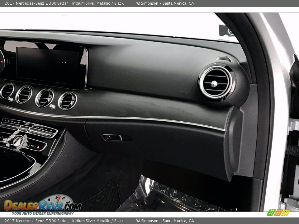 2017 Mercedes-Benz E 300 Sedan Iridium Silver Metallic / Black Photo #28